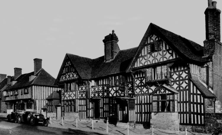 Middle House and Walnut Tree House - 1927