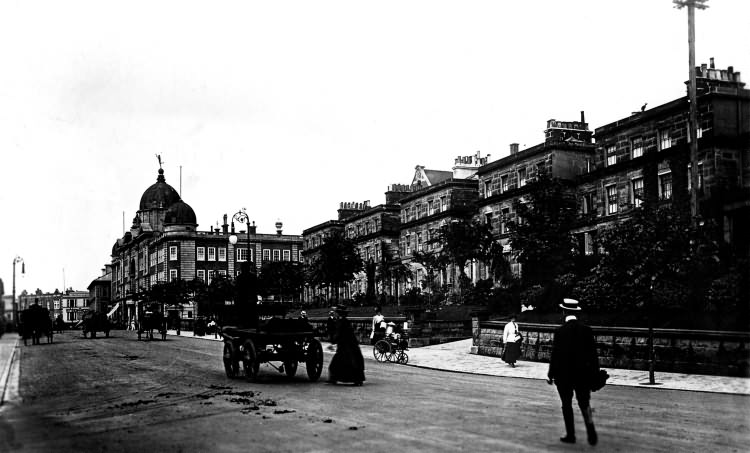 Calverley Parade and Opera House - 1925