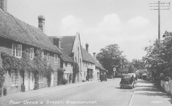 Post Office & Street - c 1940