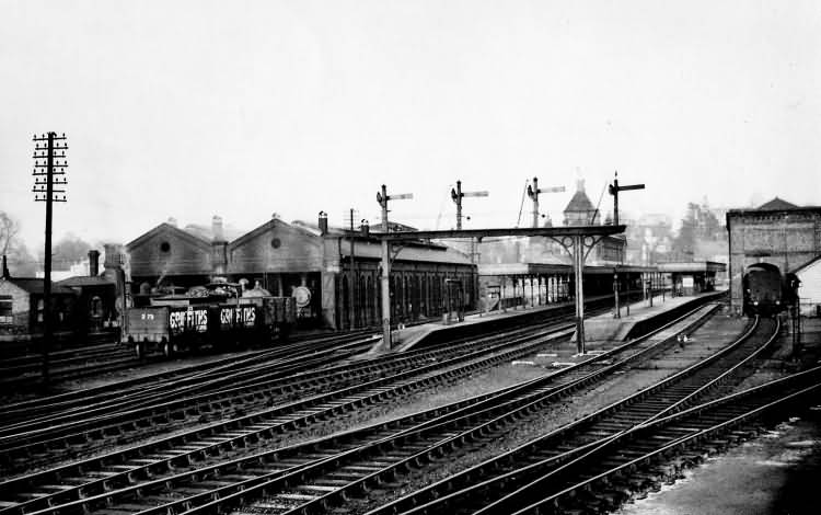 Tunbridge Wells West Station - 4th Apr 1937