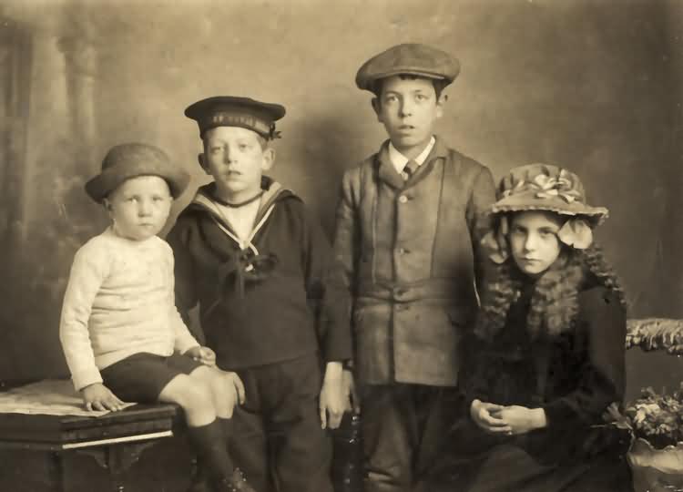 Albert, Frederick, Charlie and Kate Harman - 1920