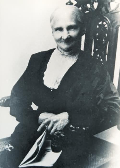 Julia Walters (nee Harman) - 1909