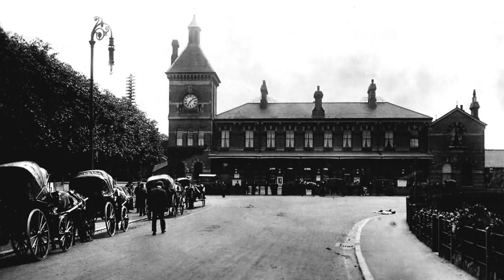 L.B. & S.C. Railway Station - 1917